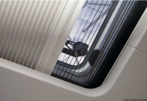 Pleated Screen x Lewmar 10 - 19.803.10
